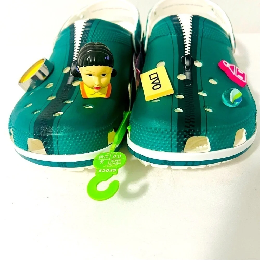 Crocs X Netflix Squid Game Classic Clog M8 W10 NWT Dark Green with Jibbitz